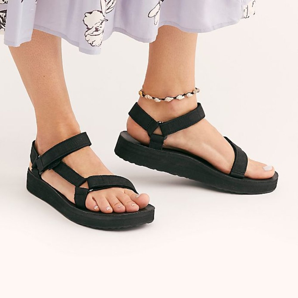 Teva Midform Universal Leather Sandals (Size 8)